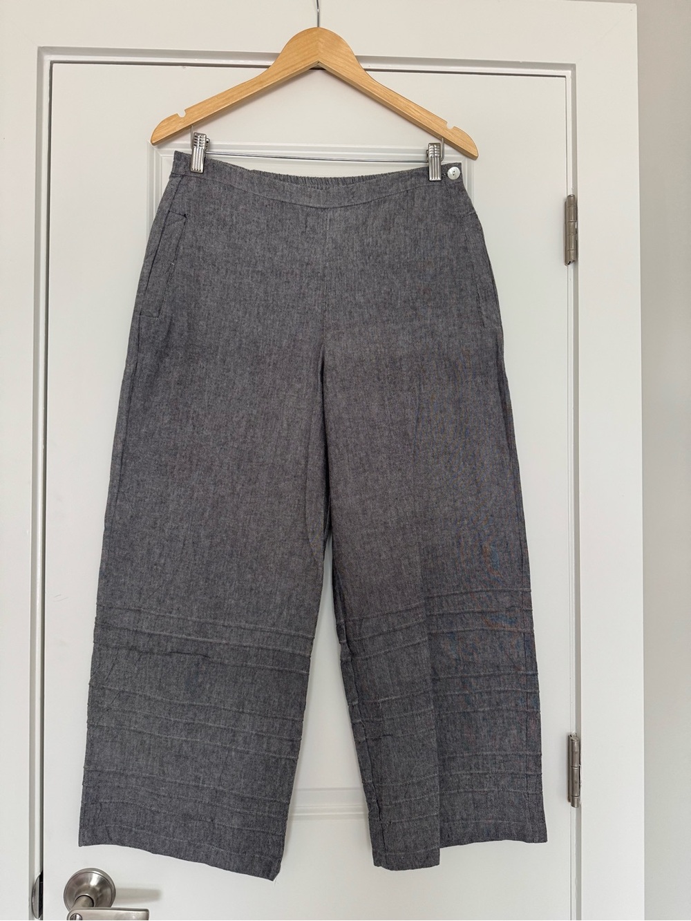 Wide-Leg Gray Women's Cropped Trousers